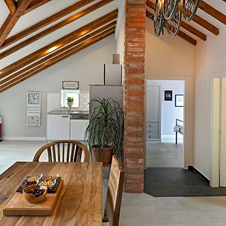 Apartment Holiday In Подстрана Екстериор снимка