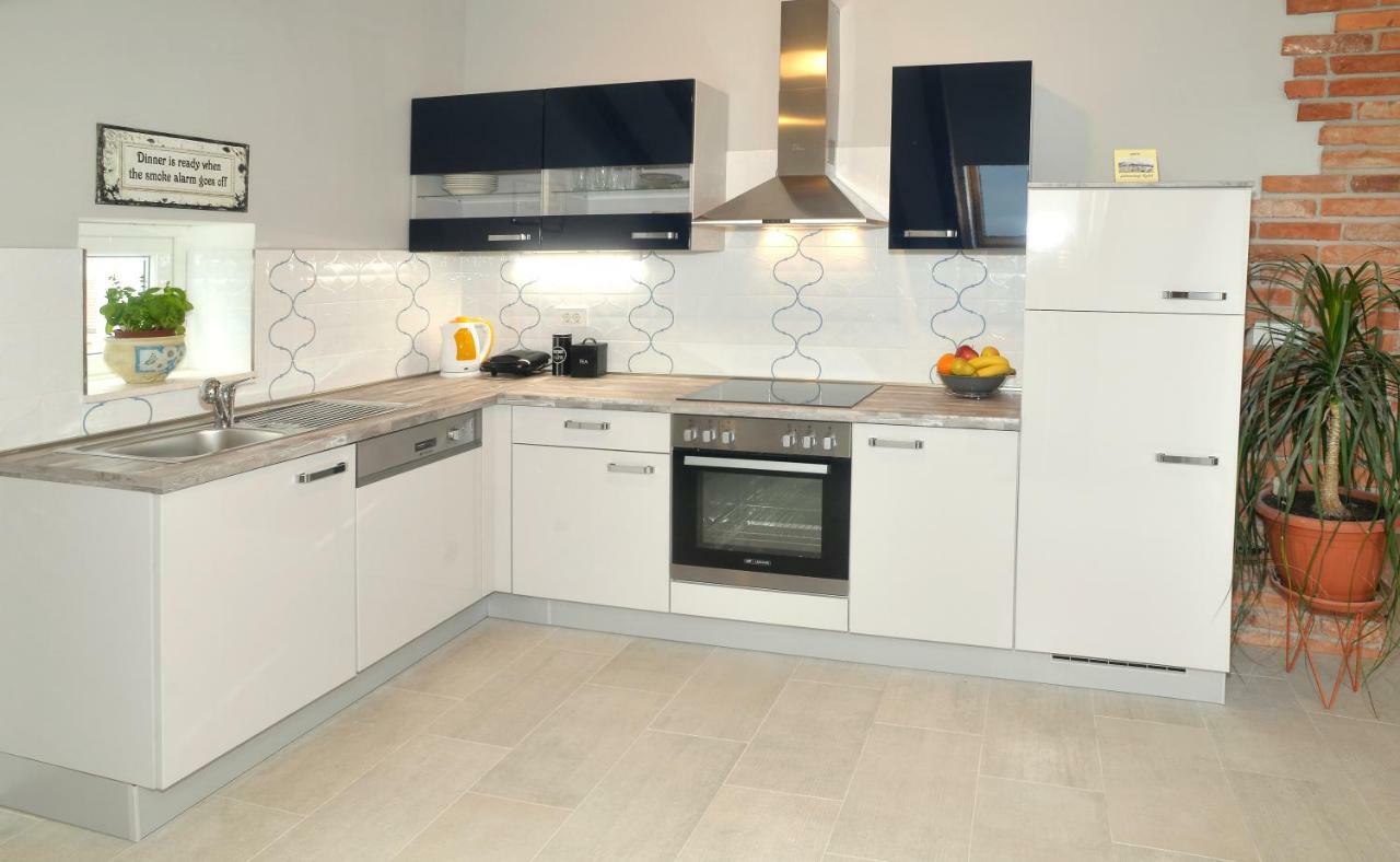 Apartment Holiday In Подстрана Екстериор снимка