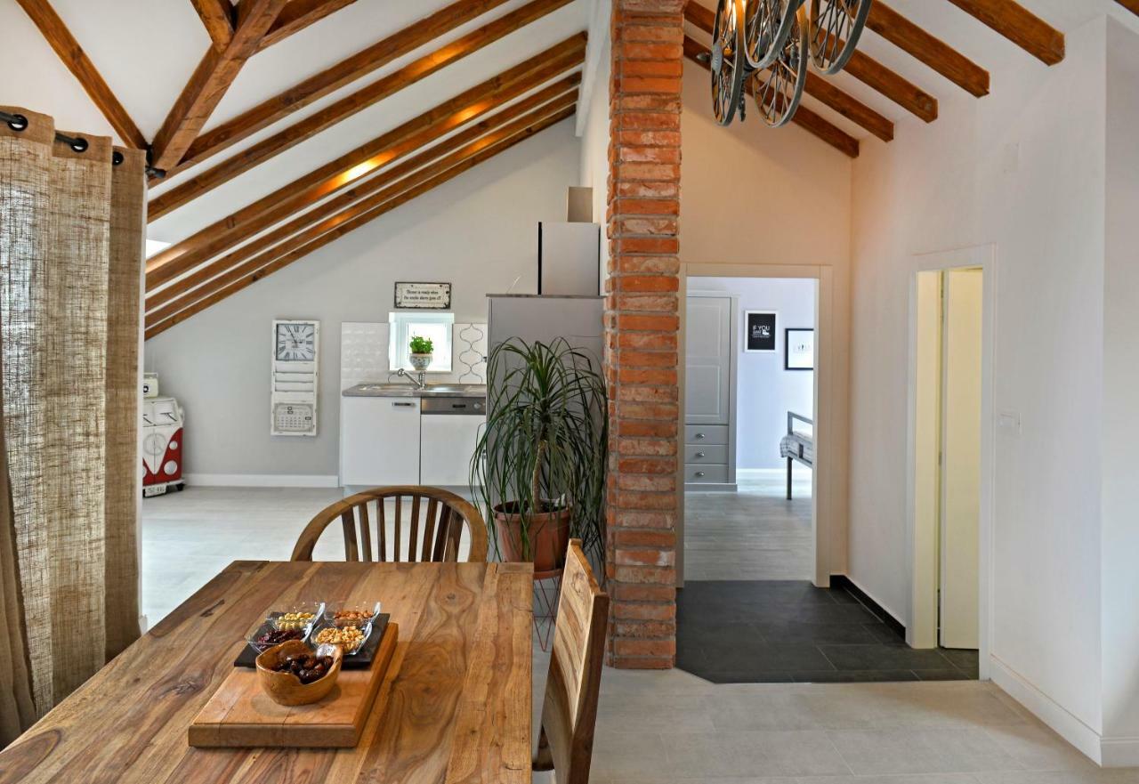 Apartment Holiday In Подстрана Екстериор снимка